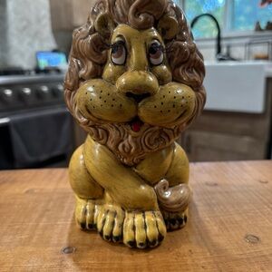Charming Ceramic Lion Figurine Piggy Bank